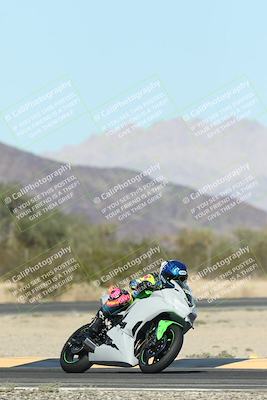 media/Oct-30-2025-Racers Edge (Thu) [[dabbdaf680]]/3-B Group/Session 5 (Turn 6)/